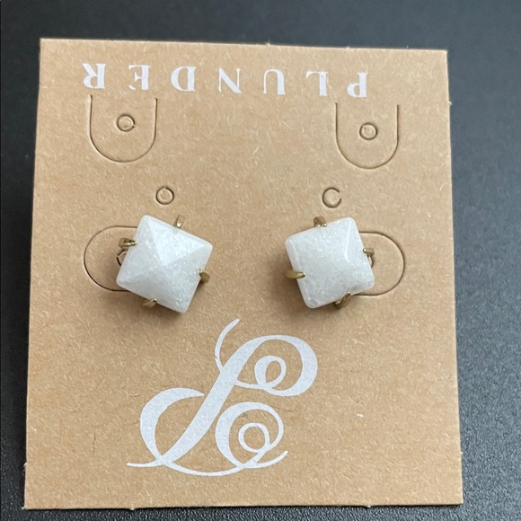 Plunder Design Jewelry Earring Lot of 4 White Stone and Gold Tone Earring Set - Picture 4 of 5